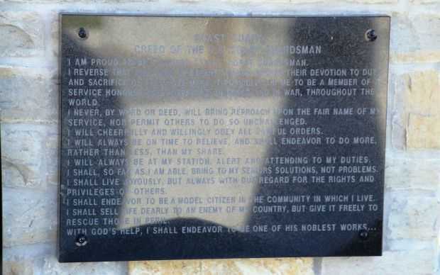 CREED OF THE U.S. COAST GUARDSMAN MEMORIAL PLAQUE