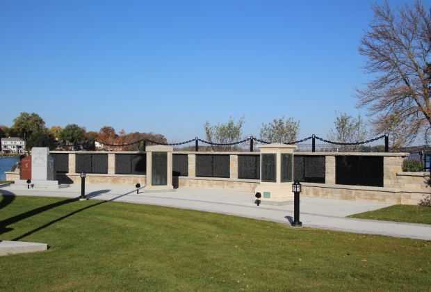 OCONOMOWOC HONOR ROLL MEMORIAL WALL