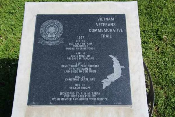 PHILLIPS VIETNAM VETERANS COMMEMORATIVE TRAIL 1967 MEMORIAL PLAQUE
