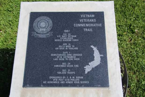 PHILLIPS VIETNAM VETERANS COMMEMORATIVE TRAIL 1967 MEMORIAL PLAQUE