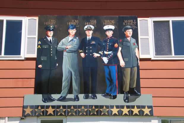 PARK FALLS VETERAN’S MURAL C