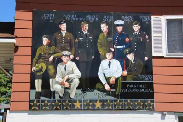 PARK FALLS VETERAN’S MURAL A