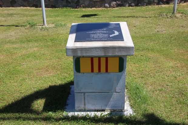 FIFIELD VIETNAM VETERANS COMMEMORATIVE TRAIL 1974 MEMORIAL