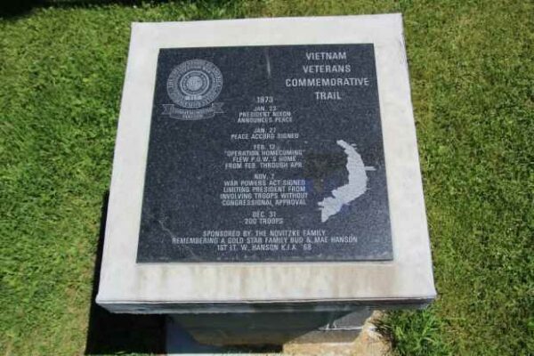 PARK FALLS VIETNAM VETERANS COMMEMORATIVE TRAIL 1973 MEMORIAL PLAQUE