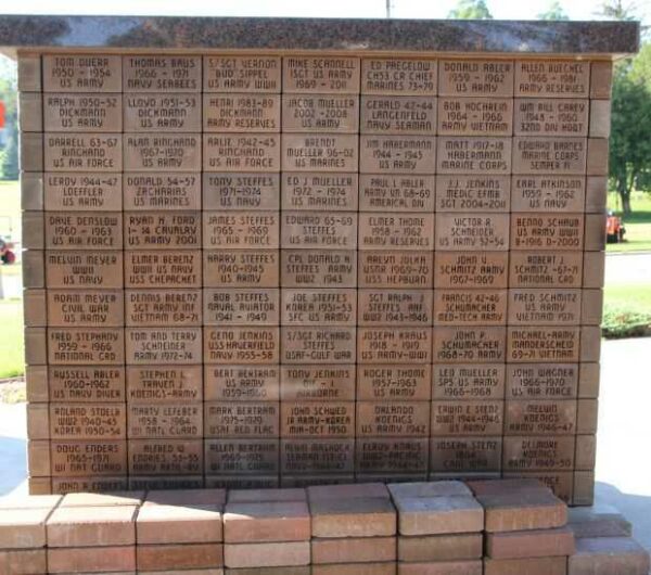 AMERICAN LEGION POST 454 VETERANS MEMORIAL SIDE M