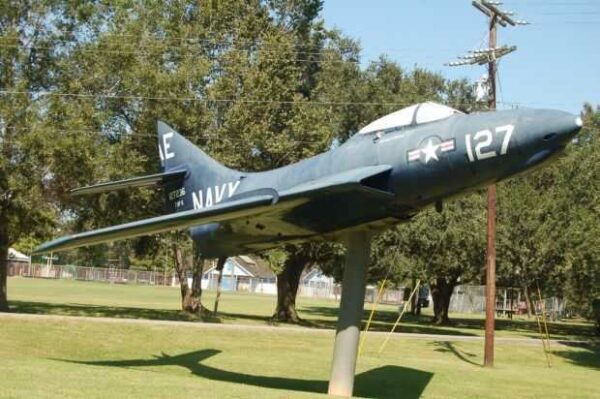 NEW IBERIA KOREAN WAR NAVY JET MEMORIAL AIRCRAFT