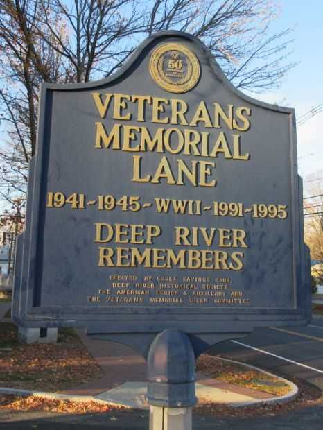 VETERANS MEMORIAL LANE MARKER
