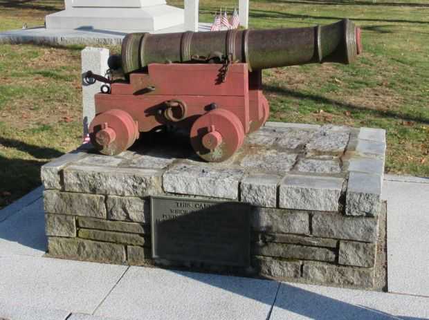 CLINTON THIS CANNON WAR MEMORIAL