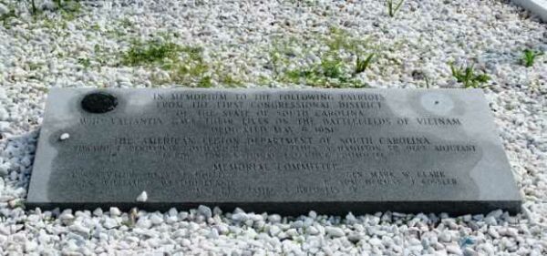 FIRST CONGRESSIONAL DISTRICT VIETNAM MEMORIAL DEDICATION STONE