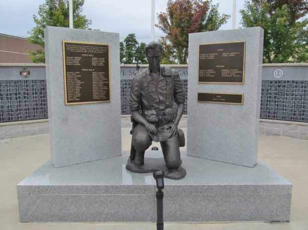 CLINTONVILLE VETERANS MEMORIAL STATUE