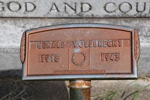 GERALD VOLLBRECHT WAR MEMORIAL PLAQUE