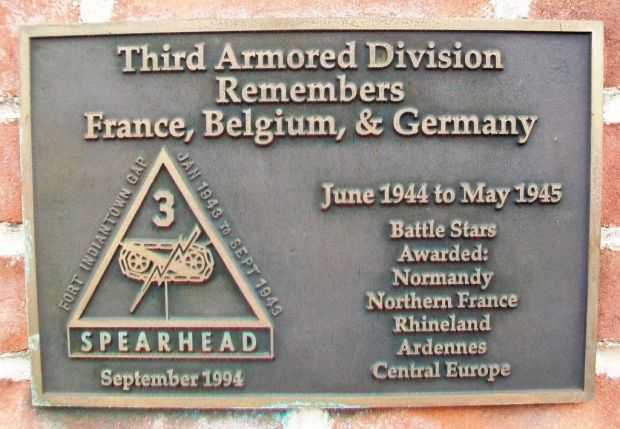 THIRD ARMORED DIVISION REMEMBERS MEMORIAL PLAQUE