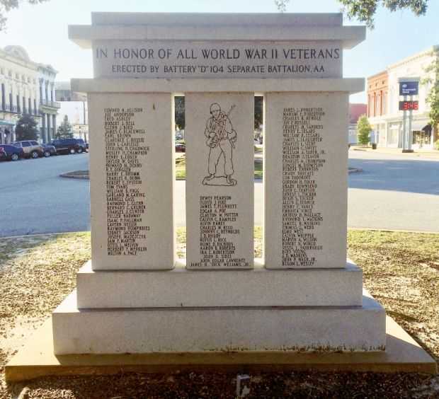 IN HONOR OF ALL WORLD WAR II VETERANS MEMORIAL FRONT