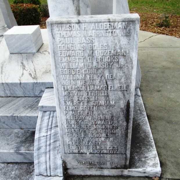 QUITMAN WORLD WAR I AND WORLD WAR II MEMORIAL STONE D