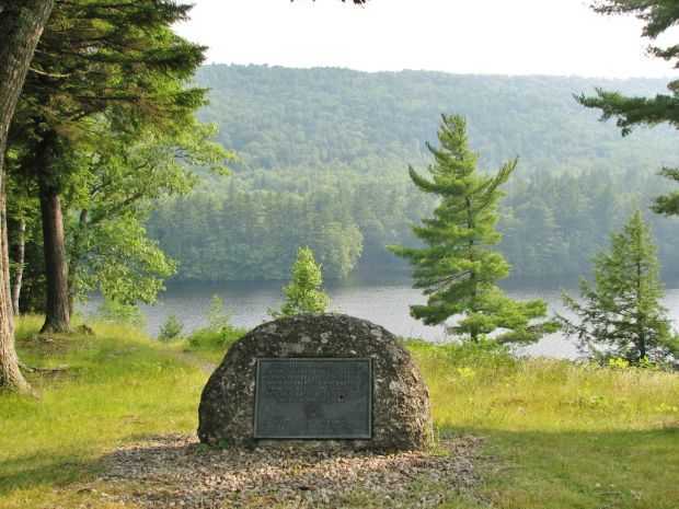 COLONEL BENEDICT ARNOLD 1775 KENNEBEC RIVER CROSSING MEMORIAL