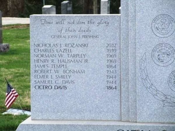 CITY OF DUBLIN WAR VETERANS MEMORIAL LEFT STONE