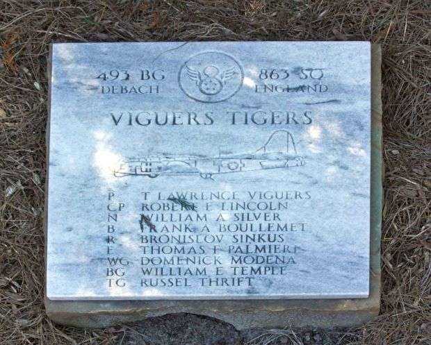 “VIGUERS TIGERS” B-17 WAR MEMORIAL PLAQUE
