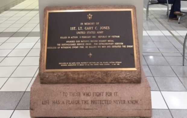 1ST LT. GARY C. JONES WAR MEMORIAL PLAQUE