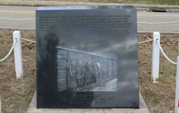 MARINE CORPS LEAGUE VIETNAM VETERANS MEMORIAL