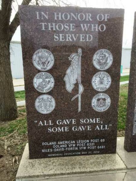 DOLAND SOUTH DAKOTA VETERANS MEMORIAL DEDICATION STONE