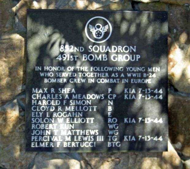 852ND SQUADRON B-24 WAR MEMORIAL PLAQUE