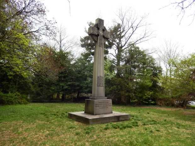 WORLD WAR I PEACE CROSS MEMORIAL