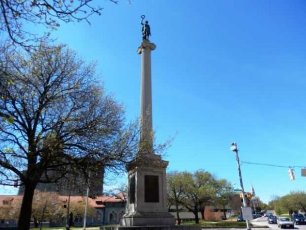 THE MARYLAND LINE MONUMENT