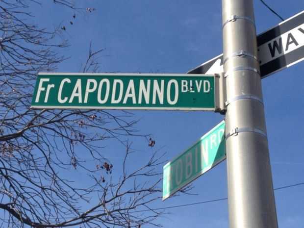 FR CAPODANNO BLVD MEMORIAL STREET SIGN