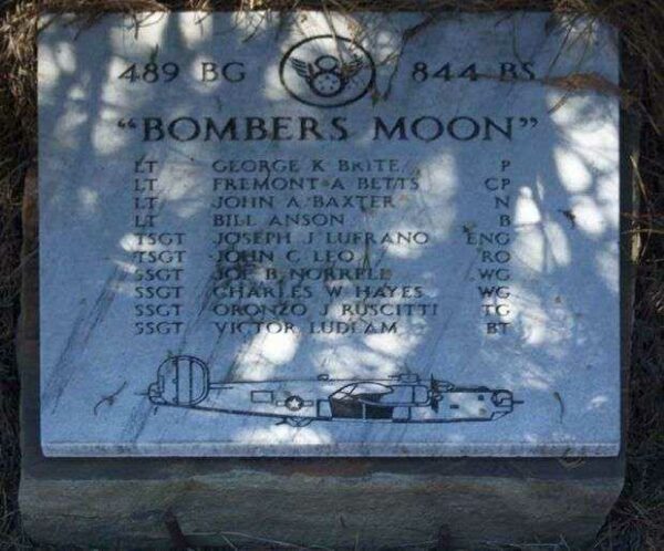 “BOMBERS MOON” B-24 WAR MEMORIAL PLAQUE