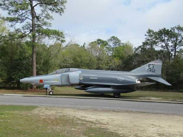 RF-4 PHANTOM II AIRCRAFT MEMORIAL