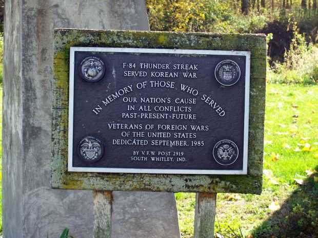 F-84 THUNDERSTEAK AIRCRAFT MEMORIAL PLAQUE