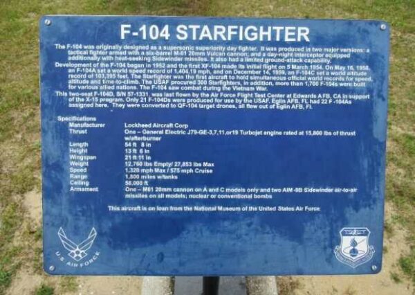 F-104 STARFIGHTER AIRCRAFT MEMORIAL PLAQUE