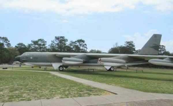 B-52 STRATOFORTRESS AIRCRAFT MEMORIAL