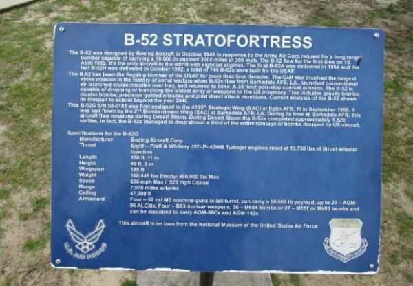 B-52 STRATOFORTRESS AIRCRAFT MEMORIAL PLAQUE