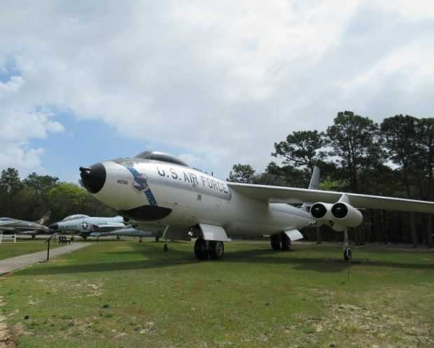 B-47 STRATOJET AIRCRAFT MEMORIAL
