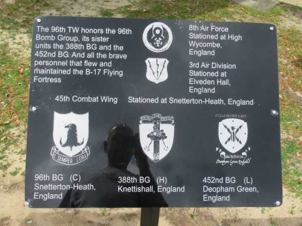 B-17 FLYING FORTRESS AIRCRAFT MEMORIAL PLAQUE B