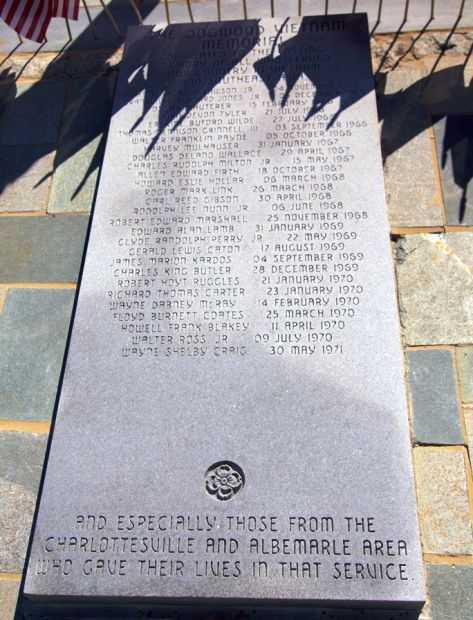 THE DOGWOOD VIETNAM MEMORIAL HONOR ROLL STONE