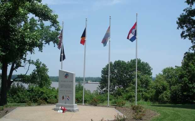SAINT LOUIS BATTLE OF THE BULGE WAR MEMORIAL