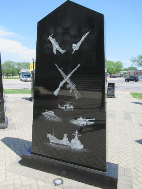 FLOYD COUNTY VETERANS MEMORIAL STONE B