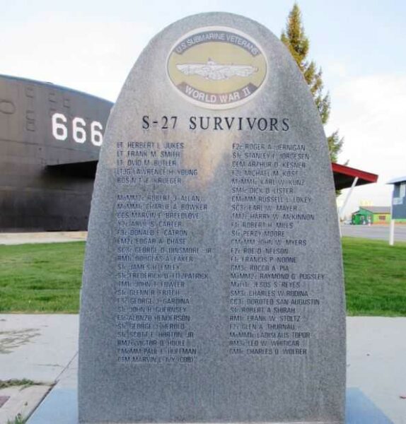 USS S-27 WAR MEMORIAL BACK