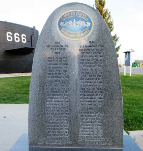 HAWKBILL BASE WAR MEMORIAL BACK