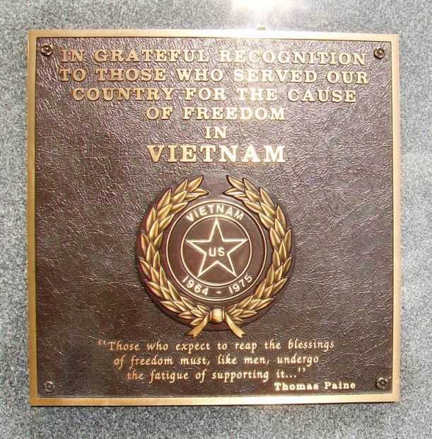 MONTROSE WAR VETERANS MEMORIAL FLAGPOLE PLAQUE D