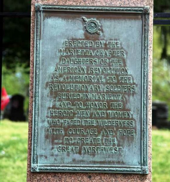MEMORIAL GATE TO REVOLUTIONARY SOLDIERS BURIED IN MARIETTA PLAQUE A