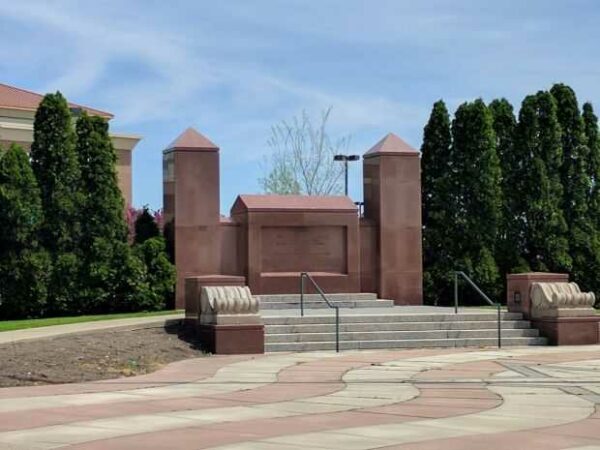 THE ALLEN PARK VA MEDICAL CENTER MEMORIAL