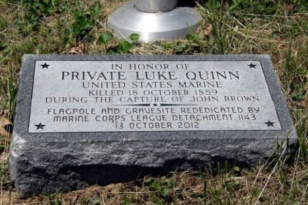 PRIVATE LUKE QUINN WAR MEMORIAL FLAGPOLE PLAQUE