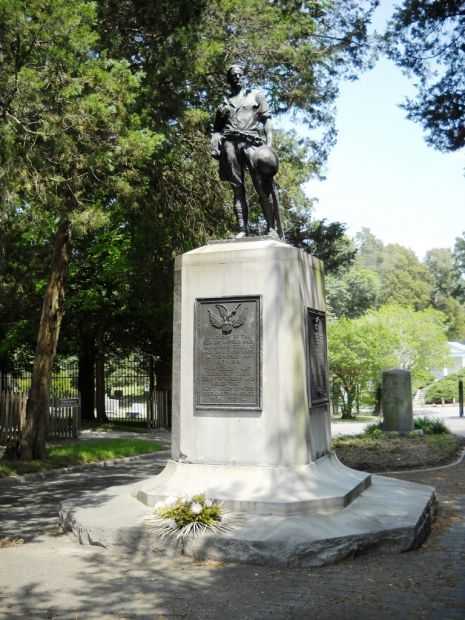 SUFFOLK AND NANSEMOND COUNTY WORLD WAR MEMORIAL