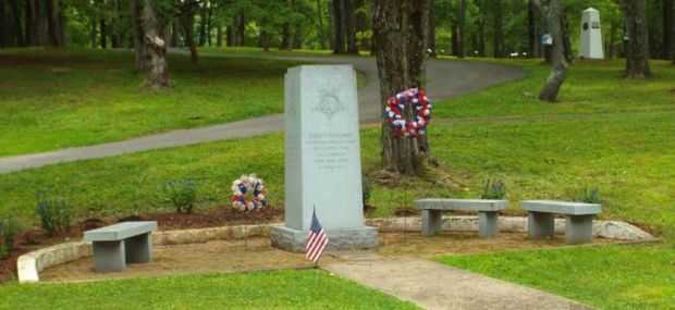 KNIGHTS OF COLUMBUS CATHOLIC CHAPLAINS MEDAL OF HONOR MEMORIAL
