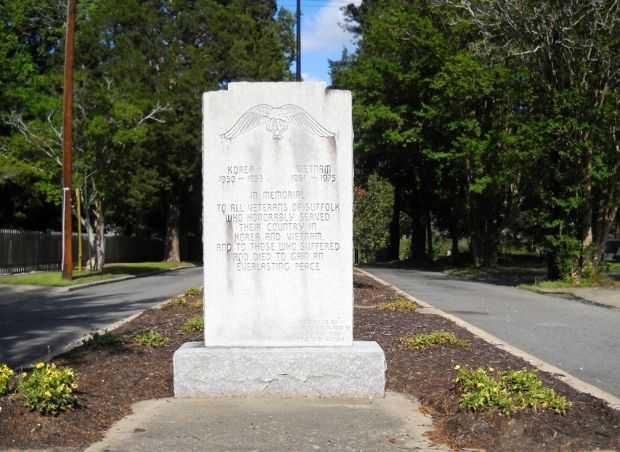 SUFFOLK KOREA AND VIETNAM WAR MEMORIAL