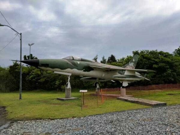 F-105D THUNDERCHIEF USAF FIGHTER MEMORIAL AIRCRAFT