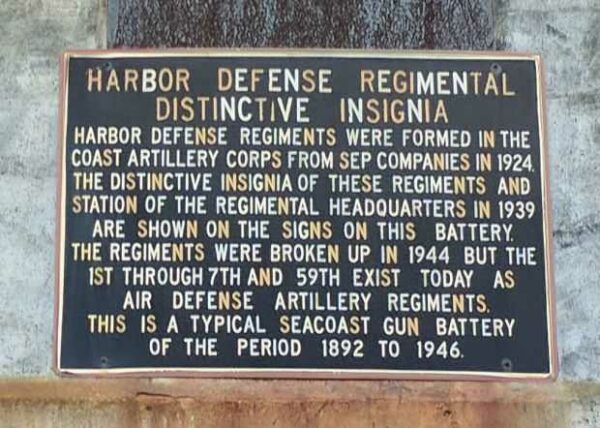 HARBOR DEFENSE REGIMENTAL DISTINCTIVE INSIGNIA MEMORIAL PLAQUE